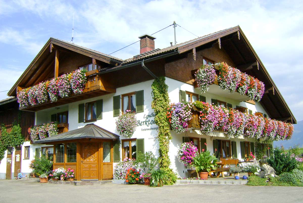 Hausansicht Landhaus Berktold Obermaiselstein | Allgäu