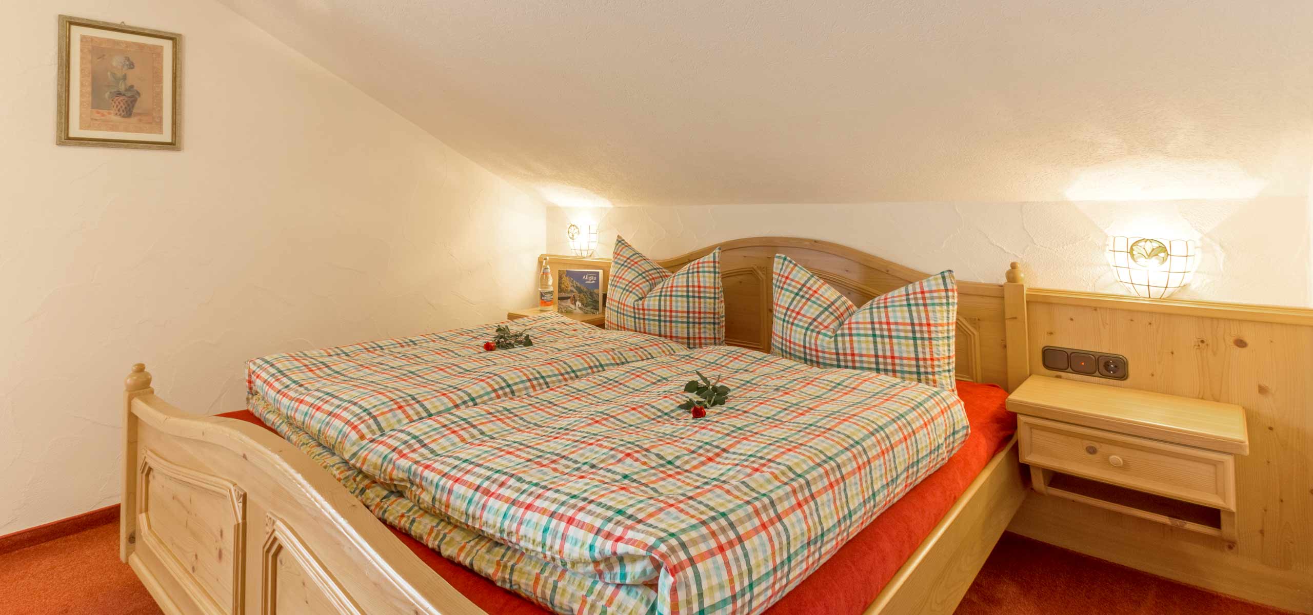 Schlafzimmer mit Doppelbett